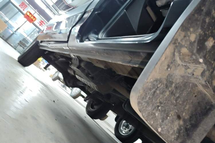 Used Foton Toano 2022 2.0T Manual Tongtu Multi-Function Long Wheelbase Mid-Roof Single-Tire 5/6/7/9-Seater 4F20TC3 Right Side Sill