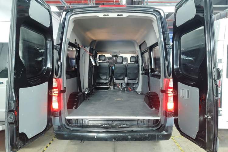 Used Foton Toano 2022 2.0T Manual Tongtu Multi-Function Long Wheelbase Mid-Roof Single-Tire 5/6/7/9-Seater 4F20TC3 Trunk