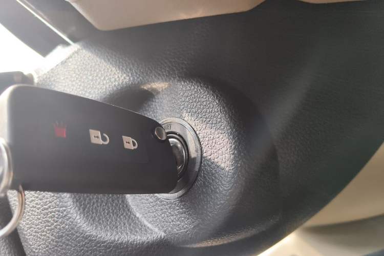 Used Foton Toano 2022 2.0T Small Passenger Custom Edition Manual Transmission Long Wheelbase Mid-Height Design Rear Single Tire 2–9 Seater Vehicle Key