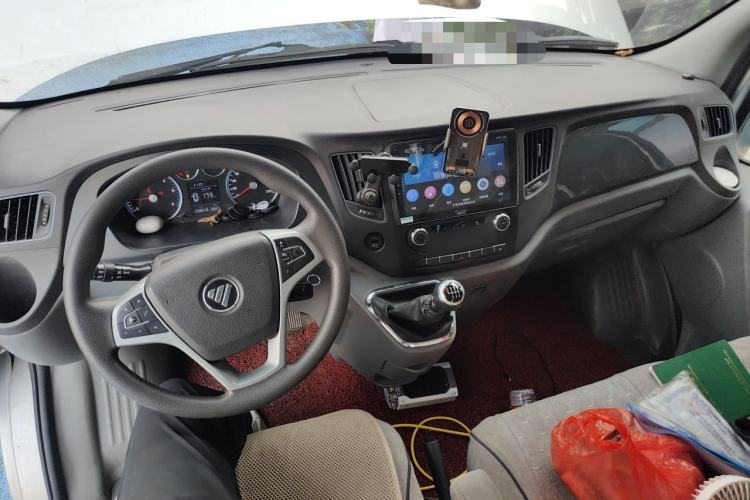 Used Foton Toano 2022 2.0T Manual Tongtu Multi-Function Long Wheelbase Mid-Roof Single-Tire 5/6/7/9-Seater 4F20TC3 Center Console