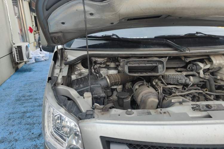 Used Foton Toano 2022 2.0T Manual Tongtu Multi-Function Long Wheelbase Mid-Roof Single-Tire 5/6/7/9-Seater 4F20TC3 Engine Bay Right