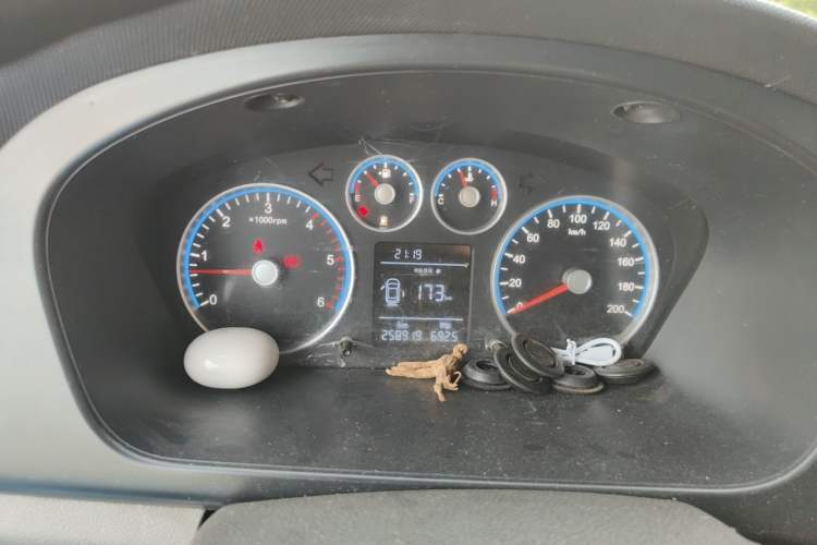 Used Foton Toano 2022 2.0T Manual Tongtu Multi-Function Long Wheelbase Mid-Roof Single-Tire 5/6/7/9-Seater 4F20TC3 Instrument Cluster