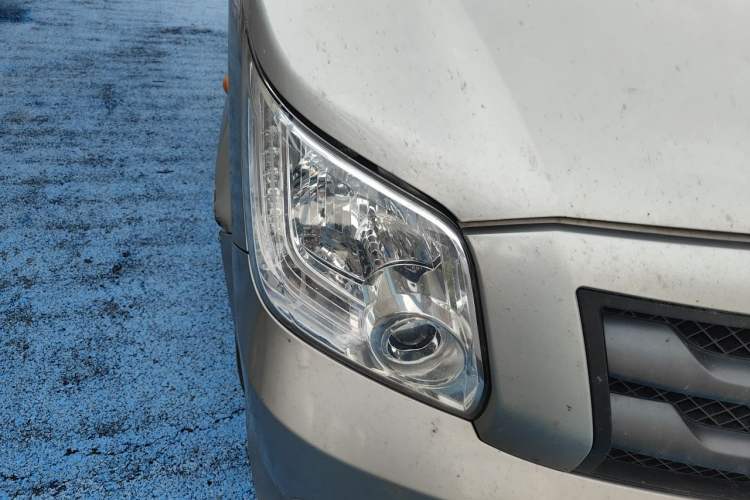 Used Foton Toano 2022 2.0T Manual Tongtu Multi-Function Long Wheelbase Mid-Roof Single-Tire 5/6/7/9-Seater 4F20TC3 Right Front Headlight