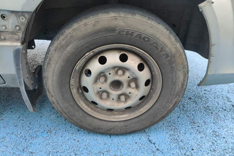 Used Foton Toano 2022 2.0T Manual Tongtu Multi-Function Long Wheelbase Mid-Roof Single-Tire 5/6/7/9-Seater 4F20TC3 Right Front Wheel Hub