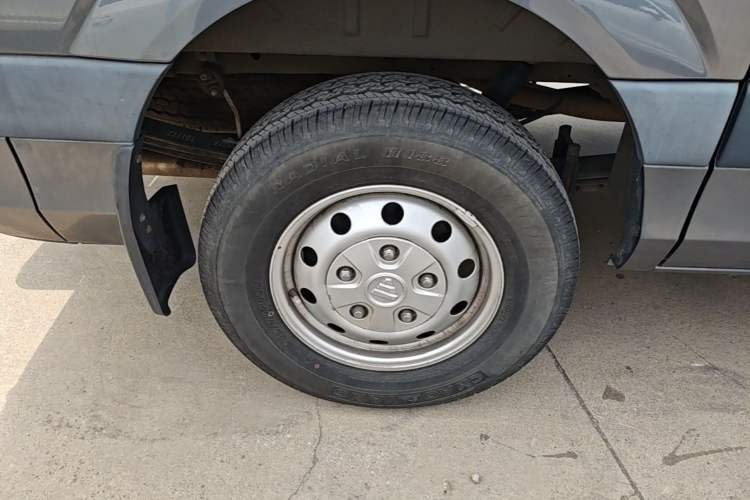 Used Foton Toano 2022 2.5T Automatic Urban Edition Short Wheelbase Mid-Height Design Single Rear Tire 5/6/9-Seater Configuration D25TCIF1 Right Rear Wheel Hub