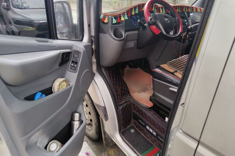 Used Foton Toano 2022 2.0T Manual Urban Edition Short Wheelbase Low Roof Rear Single Tire 5/6/9-Seater 4F20TC3 Driver Seat