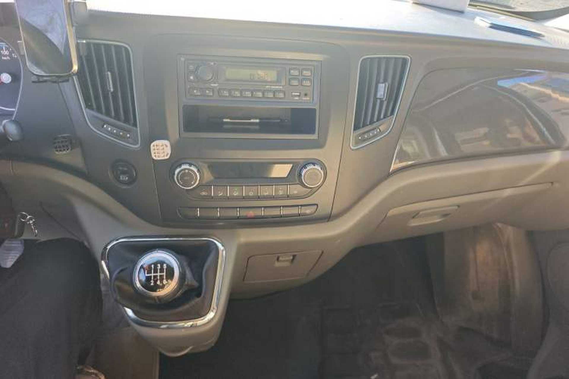 Used Foton Toano 2022 2.0T Manual Jixiang Van Extended Wheelbase Mid-Roof Design Rear Single Tire 3-Seater Configuration 4F20TC3 Audio And AC Panel
