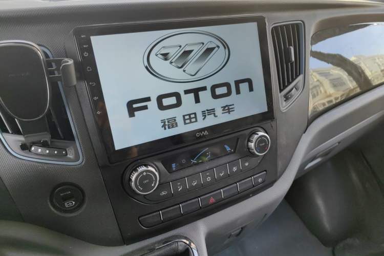 Used Foton Toano 2022 2.0T Manual Urban Van Short Wheelbase Low Roof Rear Single Tire 3-Seater – 4F20TC3 Audio And AC Panel