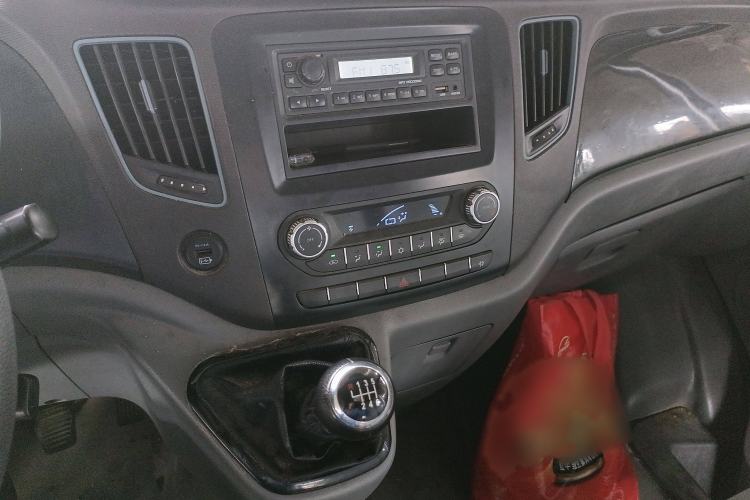 Used Foton Toano 2022 2.0T Manual Urban Edition Short Wheelbase Mid-Height Design Rear Single Tire 5/6/9-Seater Configuration 4F20TC3 Audio And AC Panel