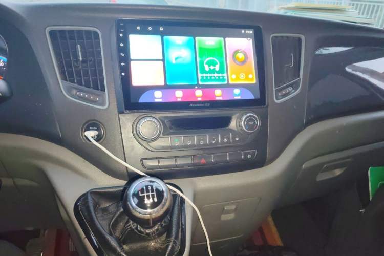Used Foton Toano 2022 2.0T Manual Jixiang Multi-Function Long-Wheelbase Mid-Roof Single-Tire Rear 7/9-Seater 4F20TC3 Audio And AC Panel