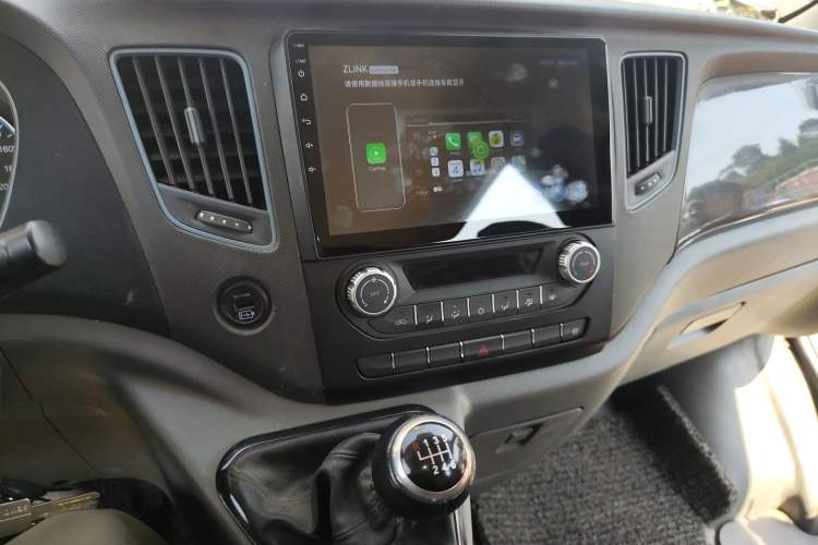 Used Foton Toano 2022 2.8T Manual Jixiang Multi-Function Long-Wheelbase Mid-Roof with Rear Dual Tires 7/9-Seater F2.8NS6B177L Audio And AC Panel
