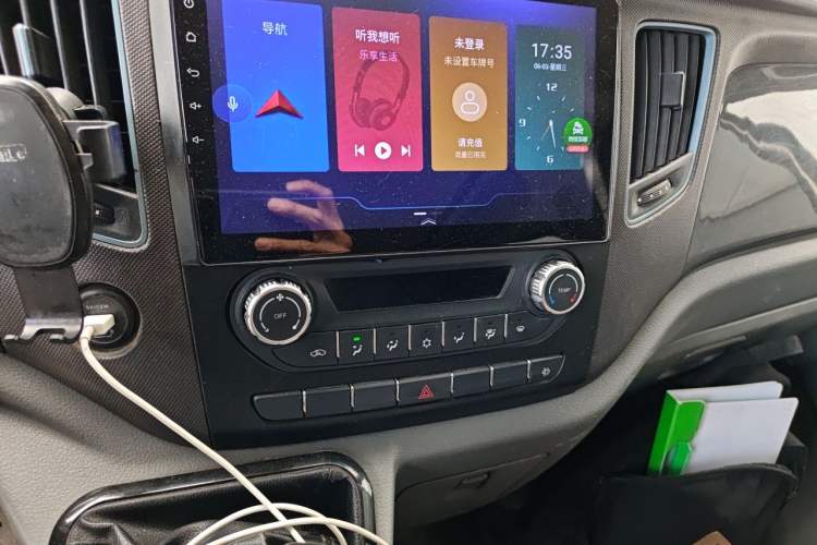Used Foton Toano 2022 2.0T Manual Urban Edition Short Wheelbase Mid-Height Design Rear Single Tire 5/6/9-Seater Configuration 4F20TC3 Audio And AC Panel