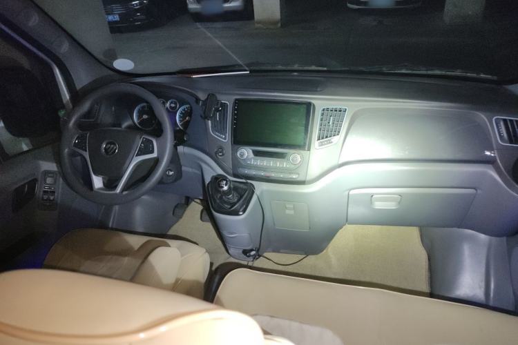 Used Foton Toano 2022 2.0T Manual Urban Edition Short Wheelbase Low Roof Rear Single Tire 5/6/9-Seater 4F20TC3 Center Console