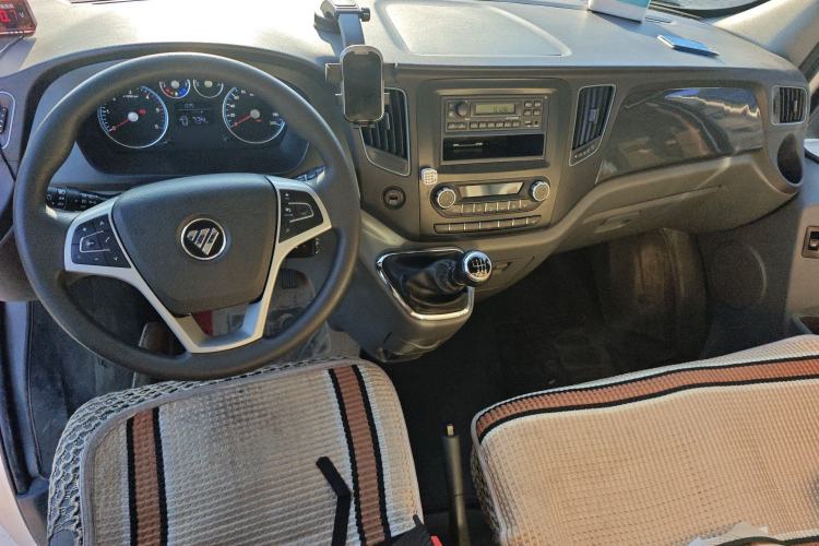 Used Foton Toano 2022 2.0T Manual Jixiang Van Extended Wheelbase Mid-Roof Design Rear Single Tire 3-Seater Configuration 4F20TC3 Center Console