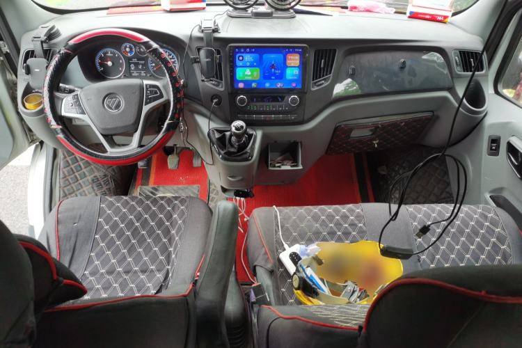Used Foton Toano 2022 2.8T Manual Tongtu Multi-Function Extended-Chassis Mid-Roof Single-Tire Configuration 5/6/7/9-Seater F2.8NS6B177L Center Console