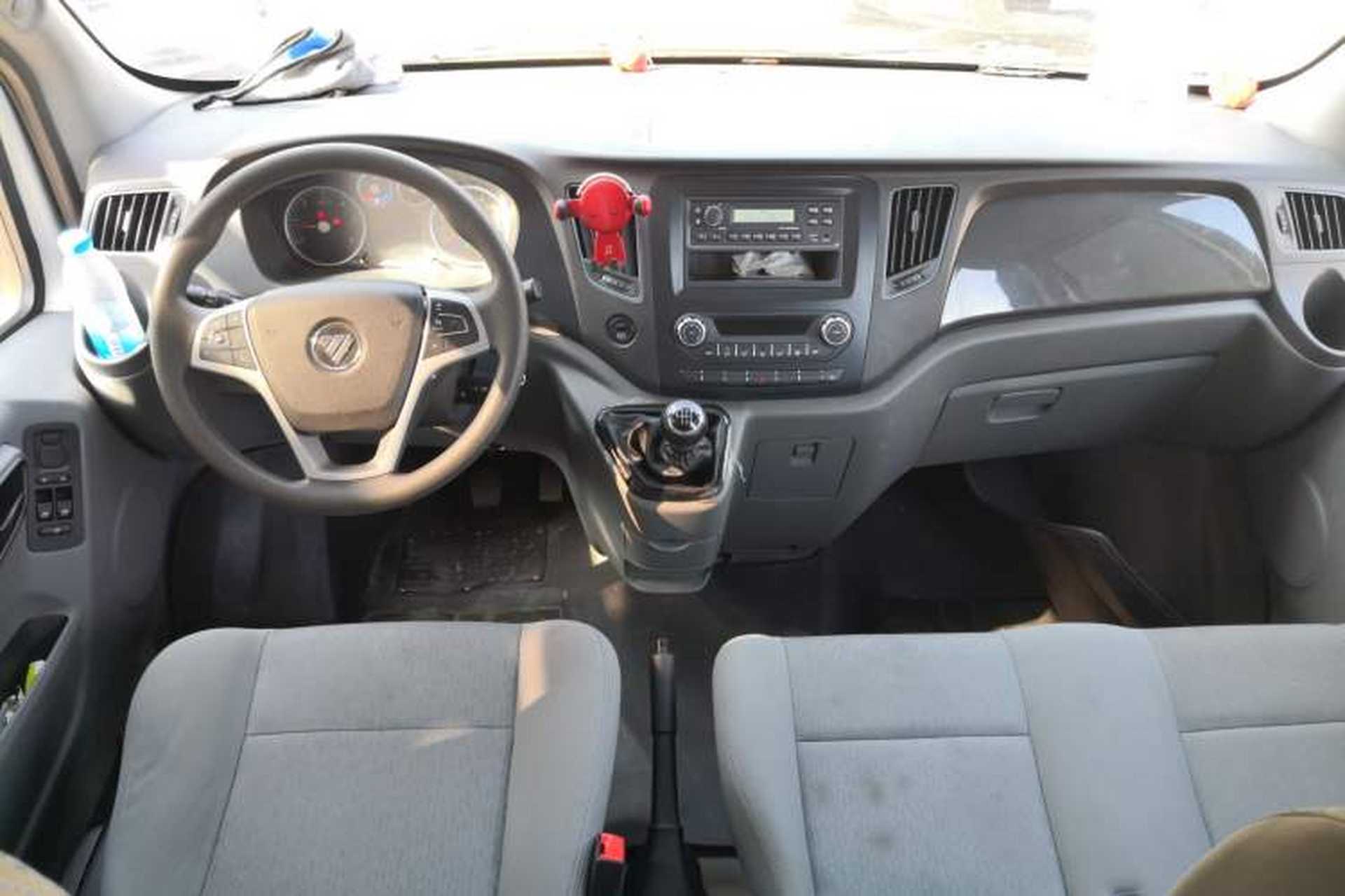 Used Foton Toano 2022 2.0T Manual Urban Edition Short Wheelbase Mid-Height Design Rear Single Tire 5/6/9-Seater Configuration 4F20TC3 Center Console