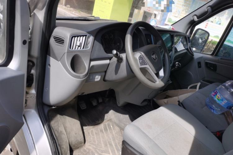 Used Foton Toano 2022 2.8T Manual Tongtu Van Extended Wheelbase Mid-Height Design Rear Single Tire 3-Seater F2.8NS6B177L Center Console