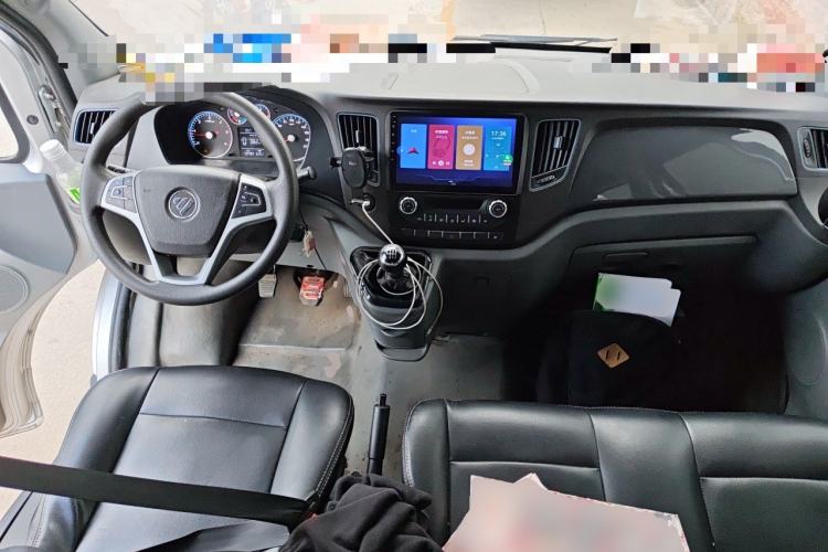 Used Foton Toano 2022 2.0T Manual Urban Edition Short Wheelbase Mid-Height Design Rear Single Tire 5/6/9-Seater Configuration 4F20TC3 Center Console