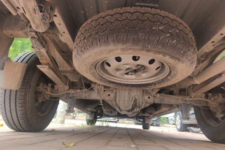 Used Foton Toano 2022 2.8T Manual Tongtu Multi-Function Extended-Chassis Mid-Roof Single-Tire Configuration 5/6/7/9-Seater F2.8NS6B177L Chassis Rear