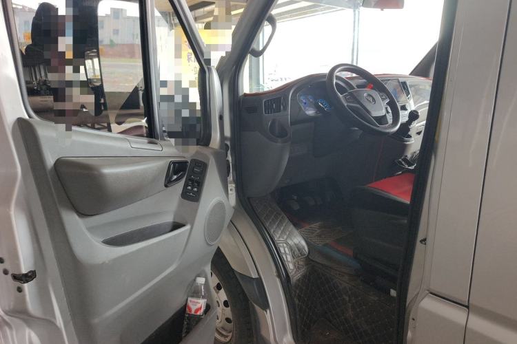 Used Foton Toano 2022 2.0T Manual Jixiang Multi-Function Long-Wheelbase Mid-Roof Single-Tire Rear 7/9-Seater 4F20TC3 Driver Seat