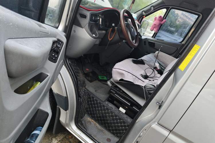Used Foton Toano 2022 2.0T Manual Jixiang Multi-Function Long-Wheelbase Mid-Roof Single-Tire Rear 7/9-Seater 4F20TC3 Driver Seat