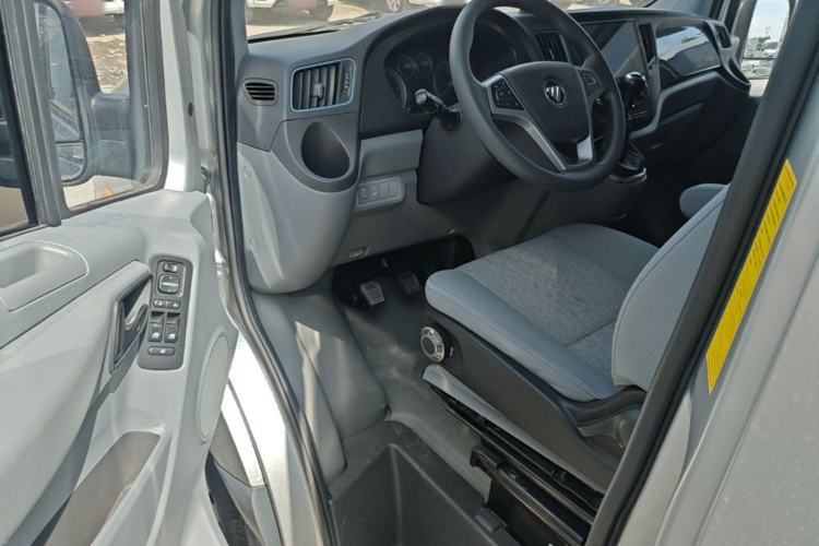 Used Foton Toano 2022 2.0T Manual Jixiang Multi-Function Long-Wheelbase Mid-Roof Single-Tire Rear 7/9-Seater 4F20TC3 Driver Seat