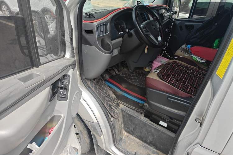 Used Foton Toano 2022 2.0T Manual Tongtu Multi-Function Long Wheelbase Mid-Roof Single-Tire 5/6/7/9-Seater 4F20TC3 Driver Seat