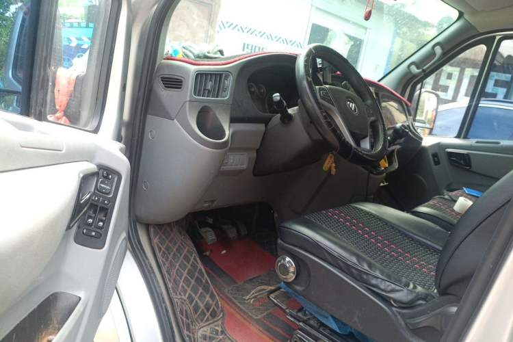 Used Foton Toano 2022 2.8T Manual Tongtu Multi-Function Extended-Chassis Mid-Roof Single-Tire Configuration 5/6/7/9-Seater F2.8NS6B177L Driver Seat