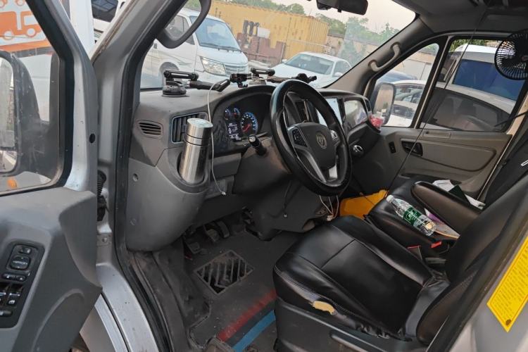 Used Foton Toano 2022 2.0T Manual Tongtu Multi-Function Long Wheelbase Mid-Roof Single-Tire 5/6/7/9-Seater 4F20TC3 Driver Seat