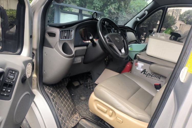Used Foton Toano 2022 2.8T Automatic Tongtu Multi-Function Long-Wheelbase Mid-Roof Single-Tire 5/6/7/9-Seater F2.8NS6B177L Driver Seat