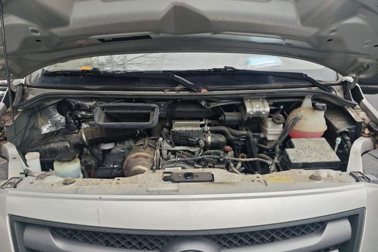 Used Foton Toano 2022 2.0T Manual Urban Edition Short Wheelbase Mid-Height Design Rear Single Tire 5/6/9-Seater Configuration 4F20TC3 Engine Bay