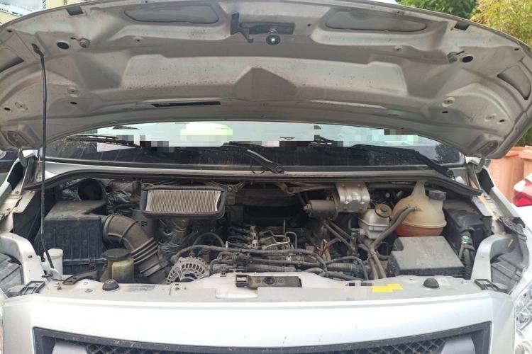 Used Foton Toano 2022 2.8T Manual Tongtu Multi-Function Extended-Chassis Mid-Roof Single-Tire Configuration 5/6/7/9-Seater F2.8NS6B177L Engine Bay