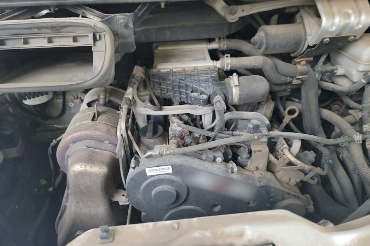 Used Foton Toano 2022 2.0T Manual Urban Edition Short Wheelbase Mid-Height Design Rear Single Tire 5/6/9-Seater Configuration 4F20TC3 Engine Bay