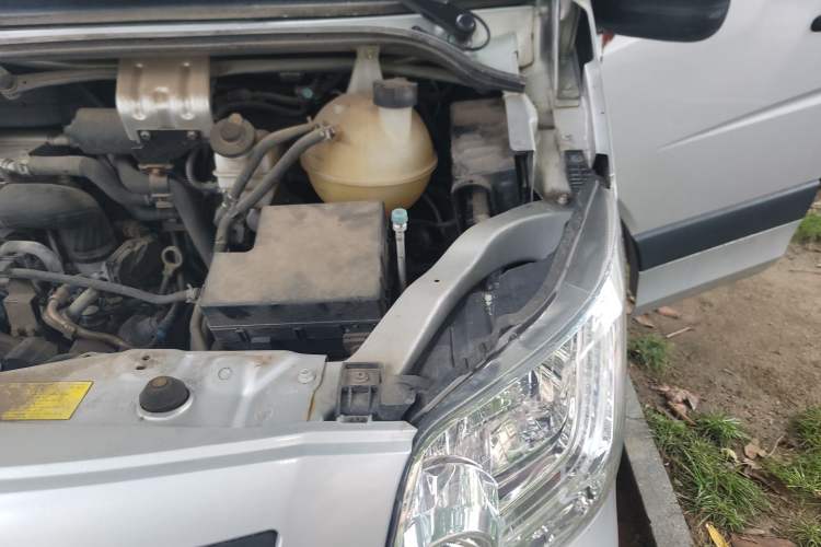 Used Foton Toano 2022 2.0T Manual Urban Edition Short Wheelbase Mid-Height Design Rear Single Tire 5/6/9-Seater Configuration 4F20TC3 Engine Bay Left