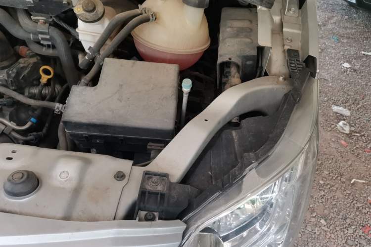 Used Foton Toano  Engine Bay Left