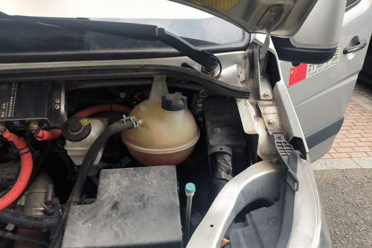 Used Foton Toano 2022 2.8T Automatic Tongtu Multi-Function Long-Wheelbase Mid-Roof Single-Tire 5/6/7/9-Seater F2.8NS6B177L Engine Bay Left