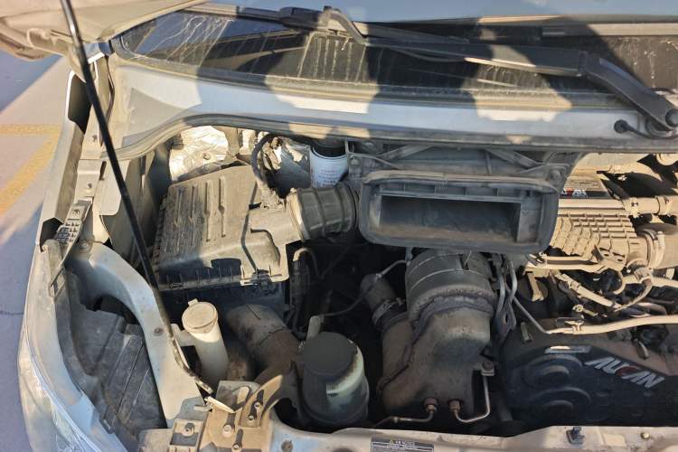 Used Foton Toano 2022 2.0T Manual Jixiang Van Extended Wheelbase Mid-Roof Design Rear Single Tire 3-Seater Configuration 4F20TC3 Engine Bay Right