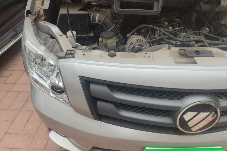 Used Foton Toano 2022 2.8T Manual Tongtu Multi-Function Extended-Chassis Mid-Roof Single-Tire Configuration 5/6/7/9-Seater F2.8NS6B177L Engine Bay Right
