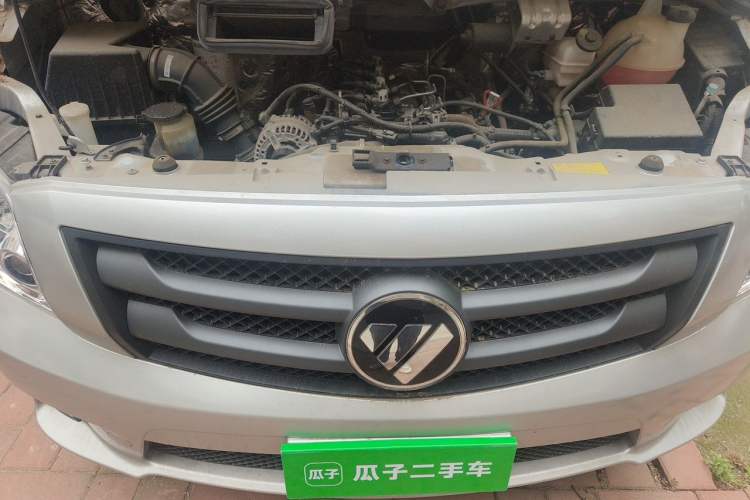Used Foton Toano 2022 2.8T Manual Tongtu Multi-Function Extended-Chassis Mid-Roof Single-Tire Configuration 5/6/7/9-Seater F2.8NS6B177L Engine Bay