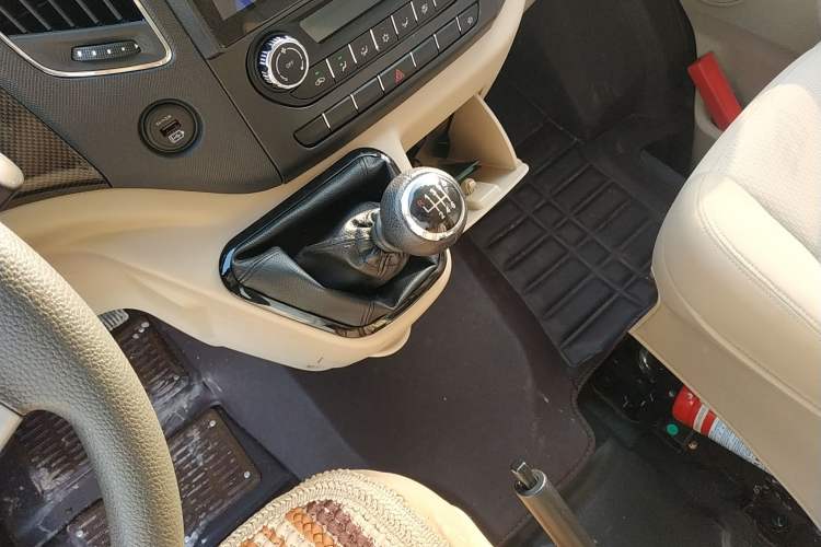 Used Foton Toano 2022 2.8T Manual Tongtu Multi-Function Long-Wheelbase Mid-Roof Single-Tire 5/6/7/9-Seater F2.8NS6B177L Gear Lever