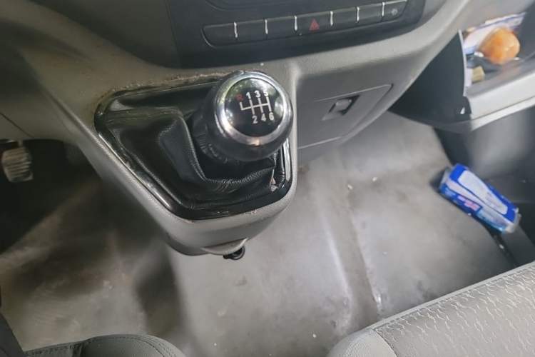 Used Foton Toano 2022 2.0T Manual Urban Edition Short Wheelbase Mid-Height Design Rear Single Tire 5/6/9-Seater Configuration 4F20TC3 Gear Lever