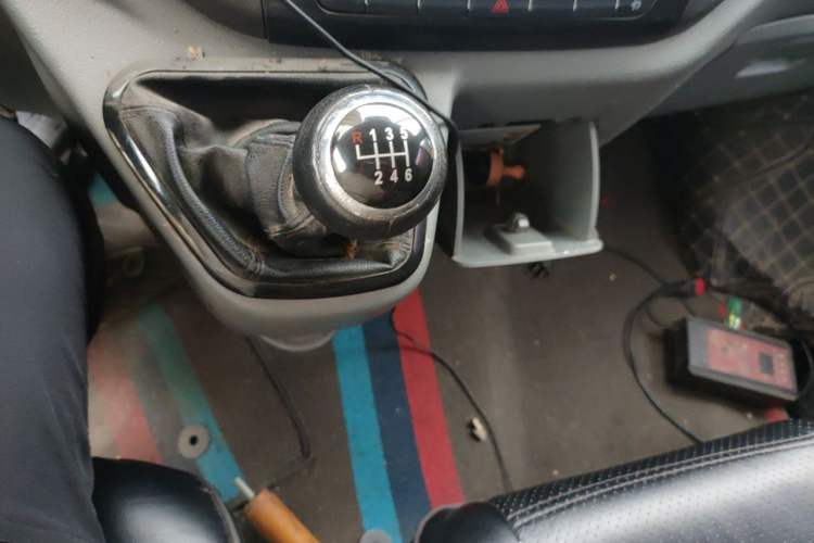 Used Foton Toano 2022 2.0T Manual Tongtu Multi-Function Long Wheelbase Mid-Roof Single-Tire 5/6/7/9-Seater 4F20TC3 Gear Lever