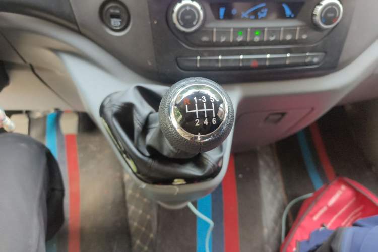 Used Foton Toano 2022 2.8T Manual Tongtu Multi-Function Extended-Chassis Mid-Roof Single-Tire Configuration 5/6/7/9-Seater F2.8NS6B177L Gear Lever