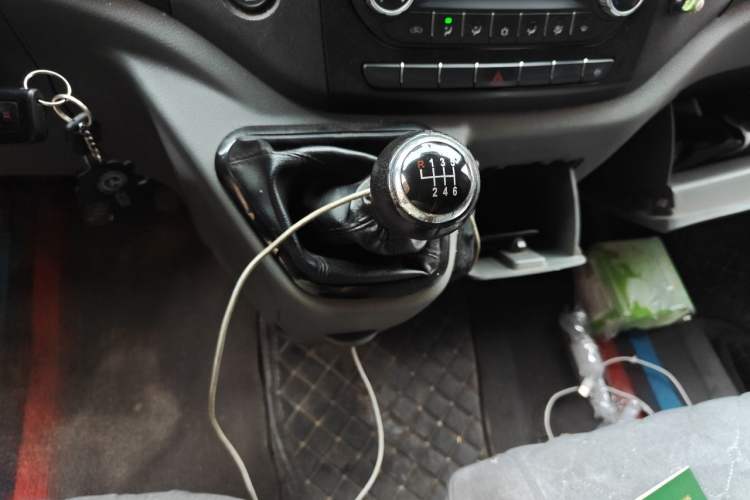 Used Foton Toano 2022 2.8T Manual Jixiang Multi-Function Long-Wheelbase Mid-Roof Single-Tire Rear 7/9-Seater F2.8NS6B177L Gear Lever