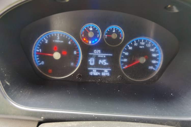 Used Foton Toano 2022 2.0T Manual Tongtu Van Long Wheelbase Mid-Roof Design Rear Single Tire 3-Seater 4F20TC3 Instrument Cluster