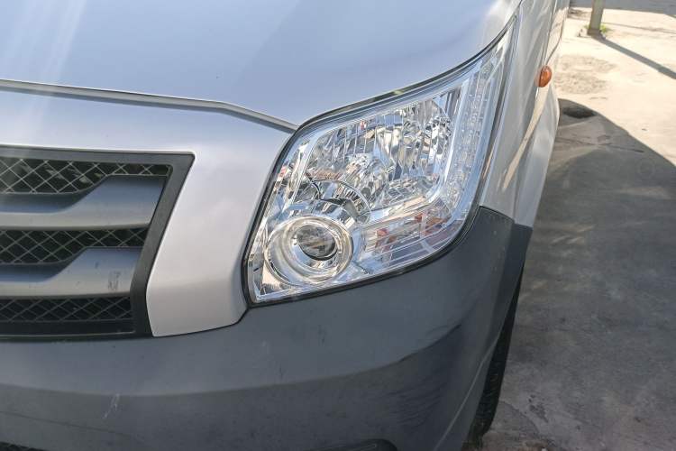 Used Foton Toano 2022 2.0T Manual Urban Edition Short Wheelbase Mid-Height Design Rear Single Tire 5/6/9-Seater Configuration 4F20TC3 Left Front Headlight