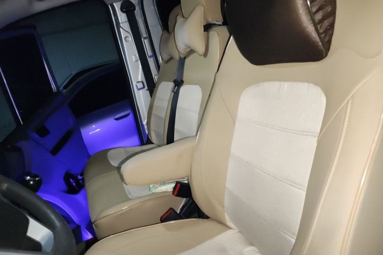 Used Foton Toano 2022 2.0T Manual Urban Edition Short Wheelbase Low Roof Rear Single Tire 5/6/9-Seater 4F20TC3 Left Front Seat