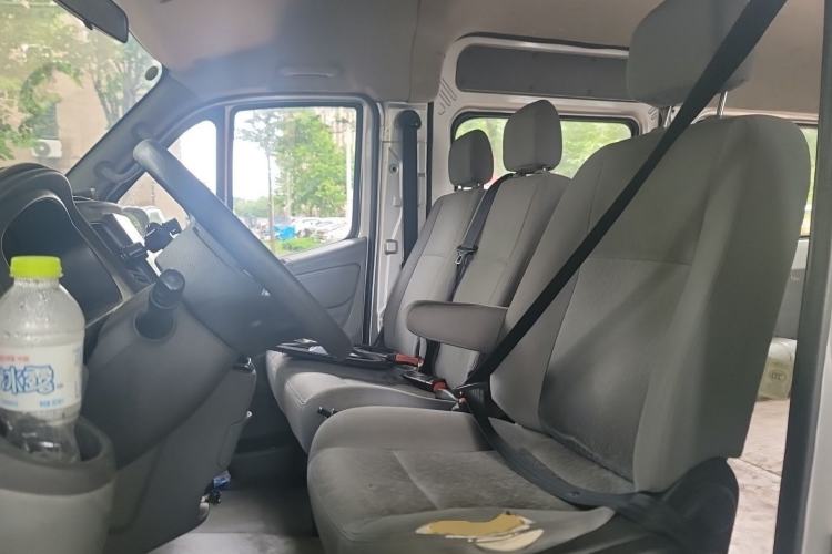Used Foton Toano 2022 2.0T Manual Urban Edition Short Wheelbase Mid-Height Design Rear Single Tire 5/6/9-Seater Configuration 4F20TC3 Left Front Seat