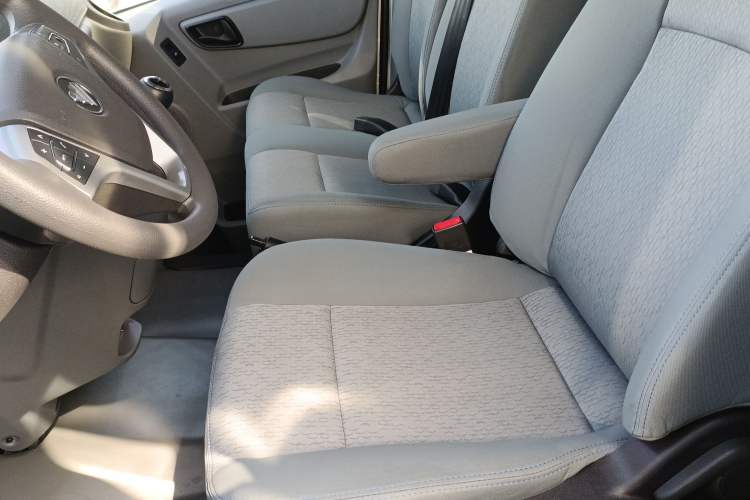 Used Foton Toano 2022 2.0T Manual Urban Edition Short Wheelbase Mid-Height Design Rear Single Tire 5/6/9-Seater Configuration 4F20TC3 Left Front Seat