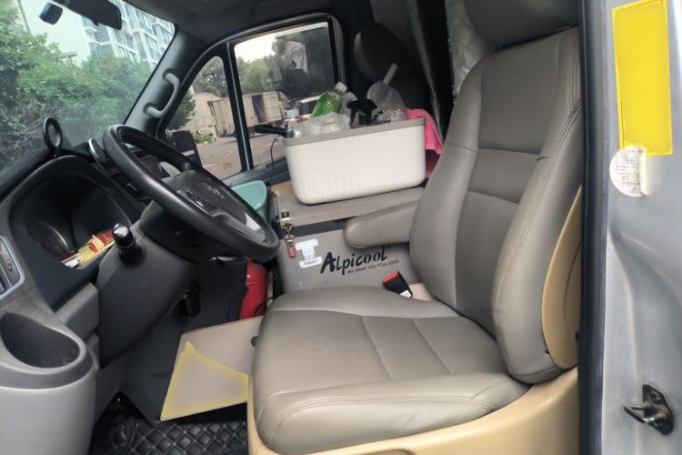 Used Foton Toano 2022 2.8T Automatic Tongtu Multi-Function Long-Wheelbase Mid-Roof Single-Tire 5/6/7/9-Seater F2.8NS6B177L Left Front Seat
